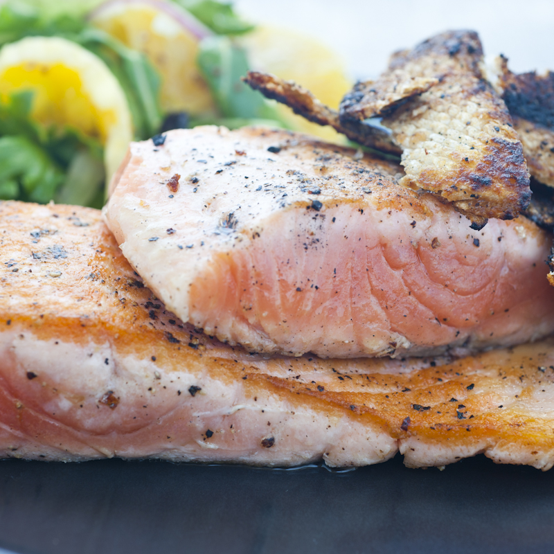 barbecue-salmon-with-orange-and-fennel-salad-summer-table